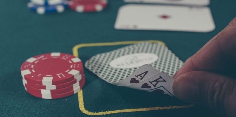 uha777 live casino studio streaming HD dealer profesional kamera multi sudut